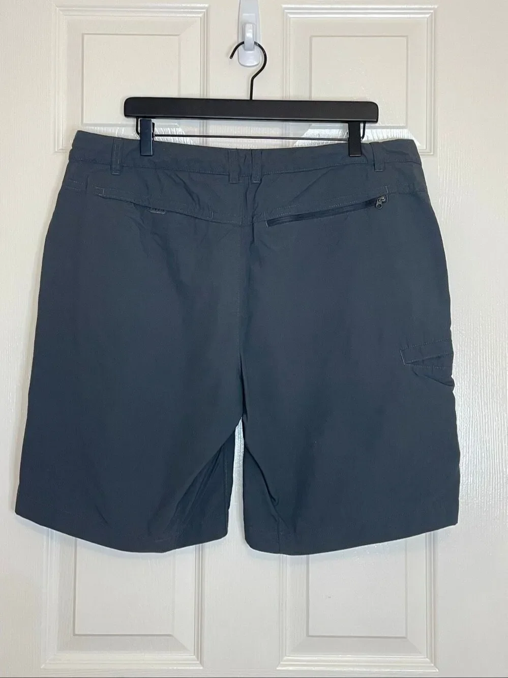 The North Face Men’s Shorts Dark Gray Size 38